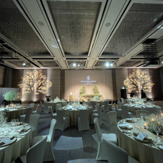 カーテンを閉めてキャンドルの演出も可能