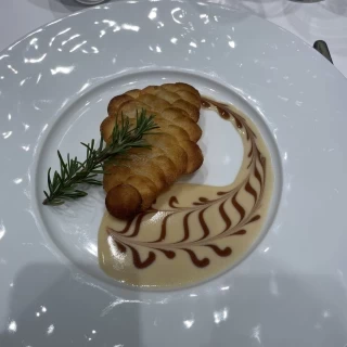 甘鯛のポワレジャガイモのクリスティヤン　ウロコ仕立て