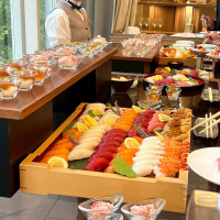 ブッフェ形式にしました！お寿司かデザートで選べます！