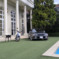 ガーデンに愛車を展示