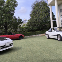 ガーデンに愛車を展示