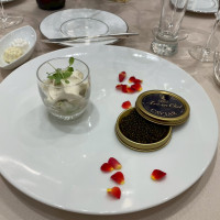 料理3
一番評判の良かったキャビア缶