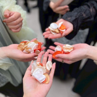 屋外でフラワーシャワー開放的でした