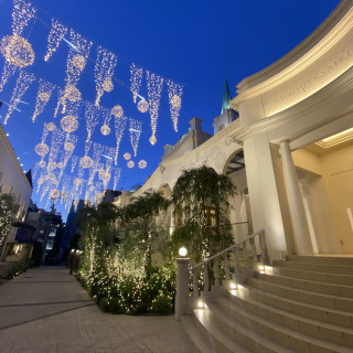 チャペル外観とイルミネーション