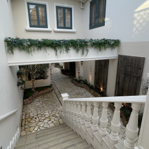 雨の日はここでフラワーシャワー|776867さんのアニヴェルセル ヒルズ横浜の写真(2567605)