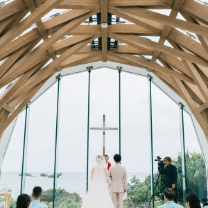 挙式中|776897さんの瀬良垣島教会/アールイズ・ウエディングの写真(2567926)