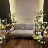 ソファ周りのお花も統一感ありました。