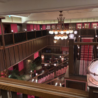 上から見下ろすロビー