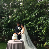 ガーデンでケーキ入刀、ファーストバイトもできます◎