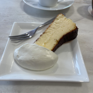 バスクチーズケーキ