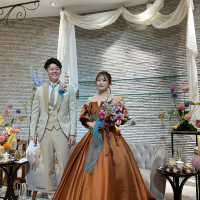 ドレスと合わせたブーケと高砂コーディネート