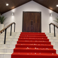 挙式後のブーケトスやお菓子撒きができそうなところ