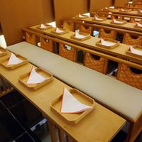 木の温もりが感じられる神殿でした。