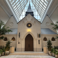 夜なので暗くなっていますが、日中は自然光が入り込み明るいそう