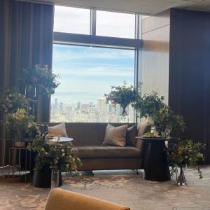 新郎新婦の席がソファーか机か選べます|777199さんのストリングスホテル東京インターコンチネンタルの写真(2569203)