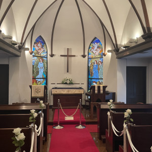 教会の中で綺麗なステンドグラスがあります|777259さんの旧軽井沢礼拝堂 旧軽井沢ホテル音羽ノ森の写真(2571719)