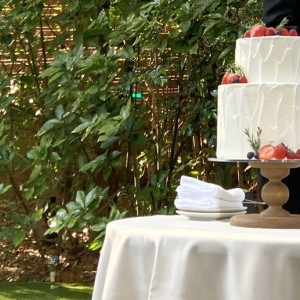 ガーデンでのケーキ入刀|777335さんのTHE NANZAN HOUSE （ザ ナンザン ハウス）の写真(2570285)