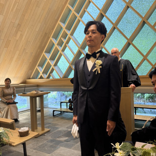 緊張してる新郎