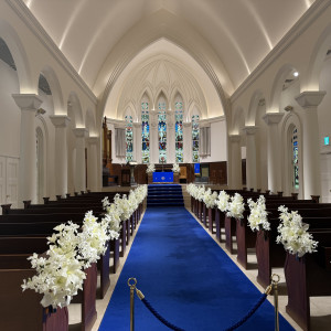 青バージンロード|777356さんのアニヴェルセル ヒルズ横浜の写真(2570028)