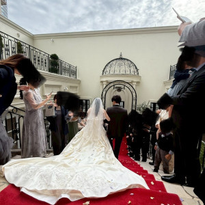 フラワーシャワー|777358さんのアクアテラス迎賓館（新横浜）/テイクアンドギヴ・ニーズウェディングの写真(2569956)