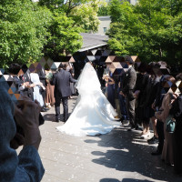 晴れたら階段でフラワーシャワーが行えます（雨はチャペル内）