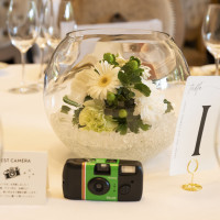 テーブル装花にはガラスボウルを追加しました