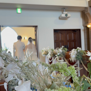 お花と2人が映えて写真も取りやすい明るさで素敵挙式でした。|777432さんのベル・カーサの写真(2570286)