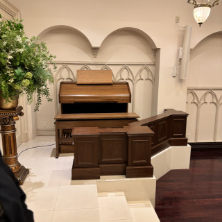 挙式場のオルガン
生演奏と聖歌隊のうたで入場