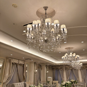 披露宴会場ノッティングヒルのシャンデリア|777442さんのアイルマリー横浜の写真(2575551)