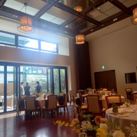 ガーデンに繋がる窓も大きくこちらからも入場する際に使いました