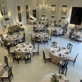 階段上から披露宴会場