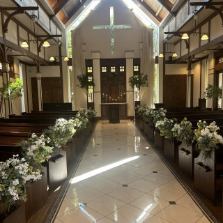 光が入るチャペル