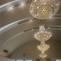 チャペルのシャンデリア