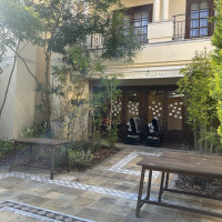 外からみたロビー