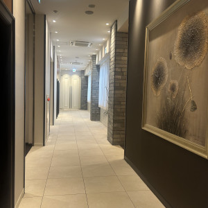 ゲストがチャペルへ向かう廊下|777463さんのザ・グローオリエンタル名古屋の写真(2576809)