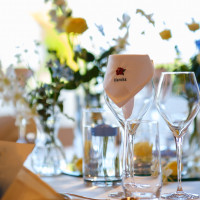 テーブルの装花など