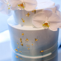 会場の雰囲気と合うケーキでお願いしました