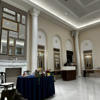 白い床が、会場をパッと明るくしてくれます。