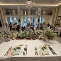 白基調の会場なので、使う色で雰囲気が、ガラッと変わります