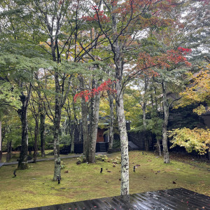 中庭|777529さんの旧軽井沢KIKYOキュリオ・コレクションbyヒルトン(元:旧軽井沢ホテル)の写真(2571067)