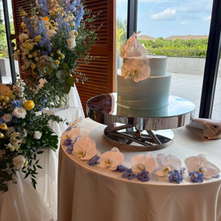 全体の色を合わせてブルーのケーキでお願いしました