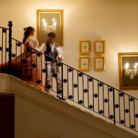 階段からのお色直し入場