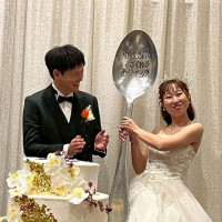 美味しいケーキと特大スプーン