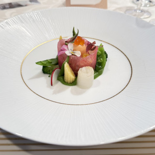 真鯛のマリネと紋甲鳥賊の炙り
フルーツトマトのムース