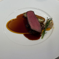 牛フィレ肉のグリエ チーズ風味のクロケット添え