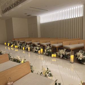 下もお花とライトがあって可愛いです|777663さんのアプローズスクエア東京迎賓館の写真(2572201)