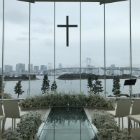 挙式から海が一望できます