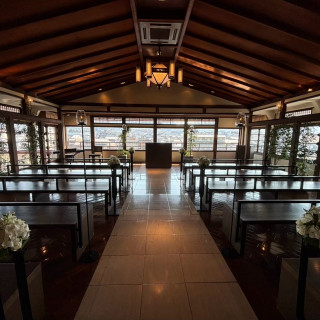 とてもあたたかみのあるチャペルです。