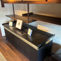 披露宴会場の、物を置けるスペース