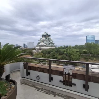 晴れているとこの屋上でも挙式や撮影ができるとのことです。